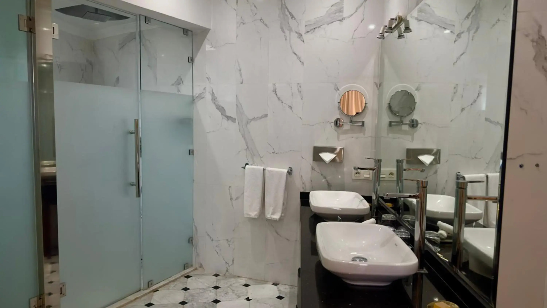 Photo - Sillage Palace Sky & Spa