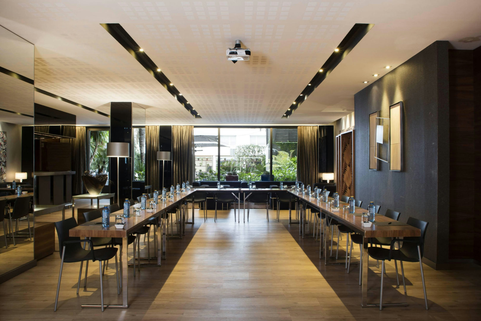 Photo - AC Hotel Victoria Suites by Marriott