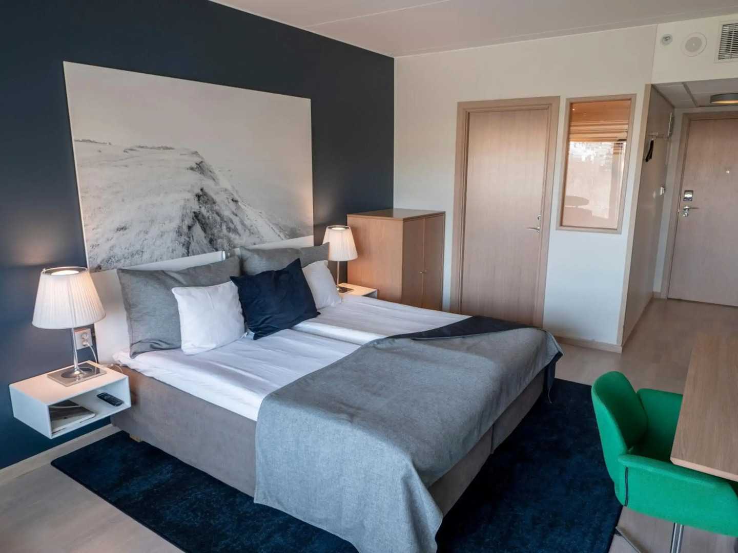 Photo - Clarion Hotel Sign