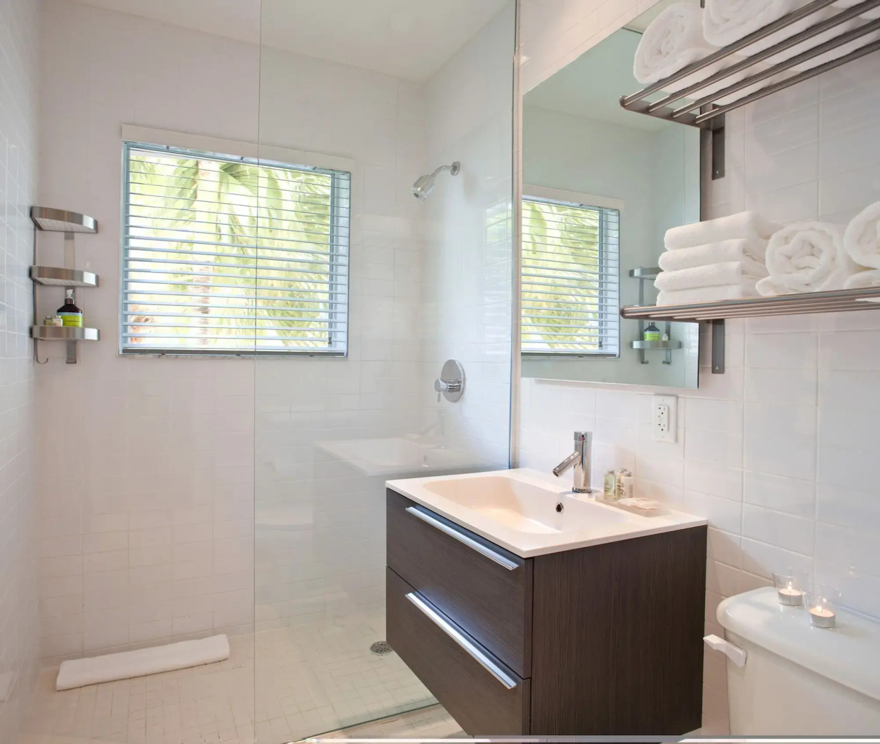 Photo - 1818 Meridian House Apartments and Suites by Eskape Collection