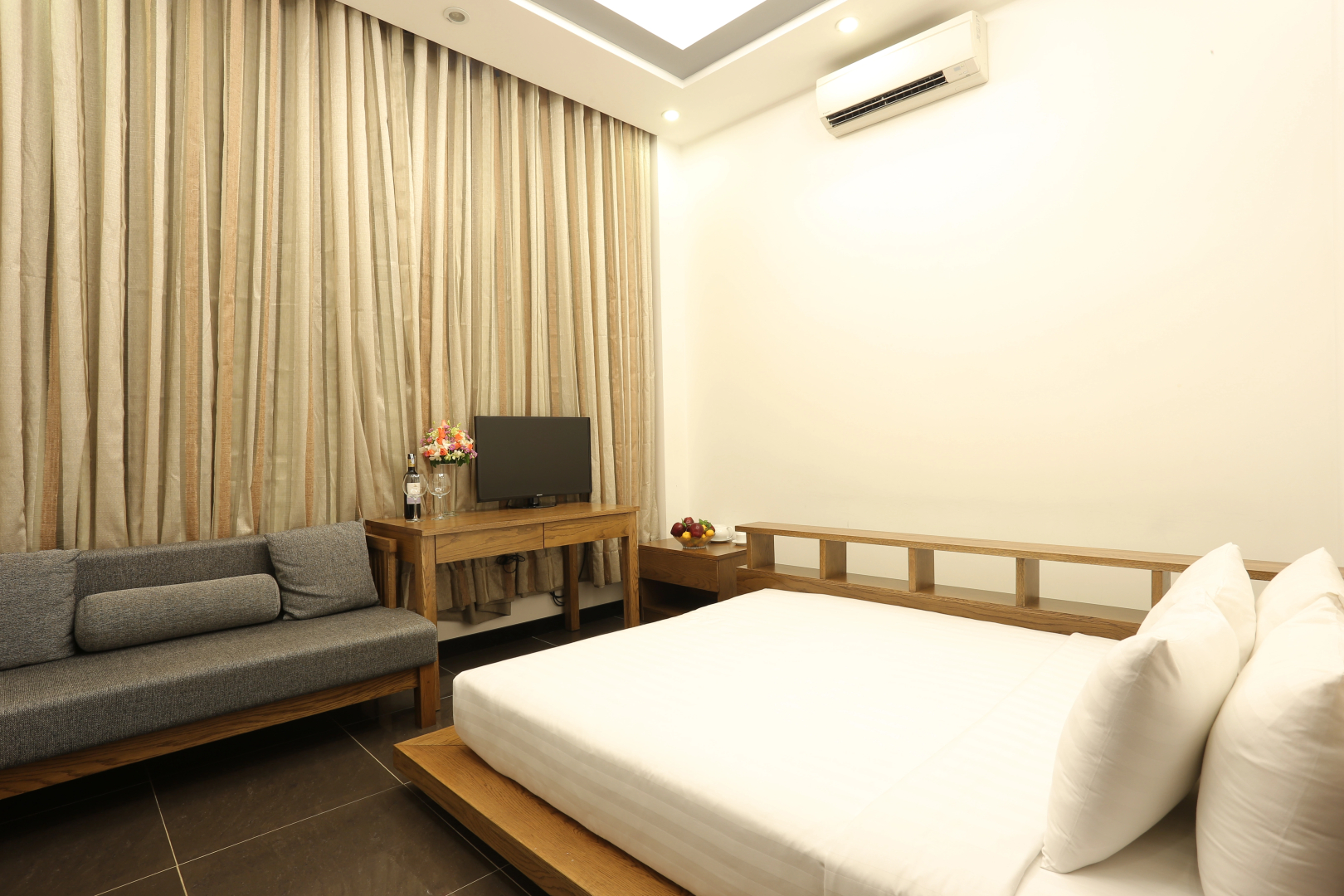 Photo - Valentine Hotel