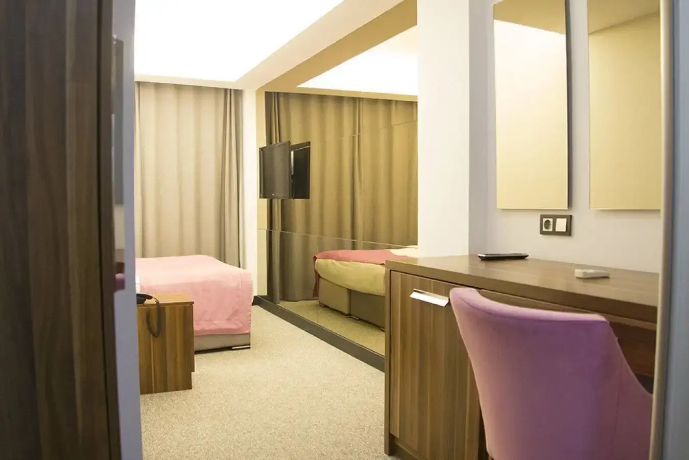 Photo - The 22 Hotel