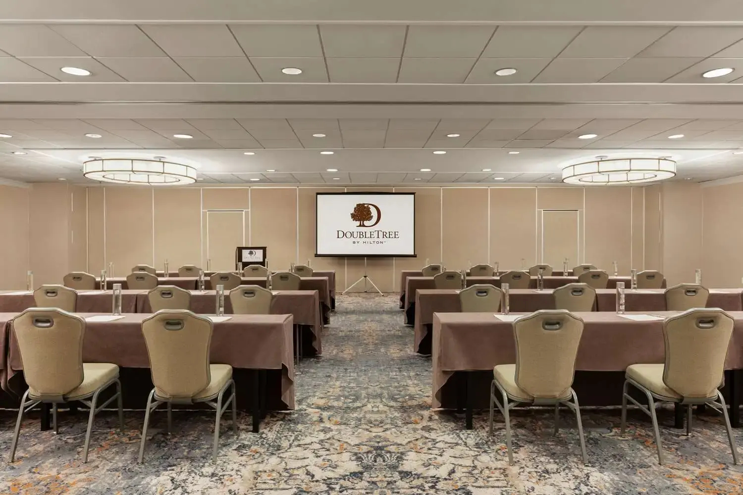 Foto - DoubleTree by Hilton McLean Tysons