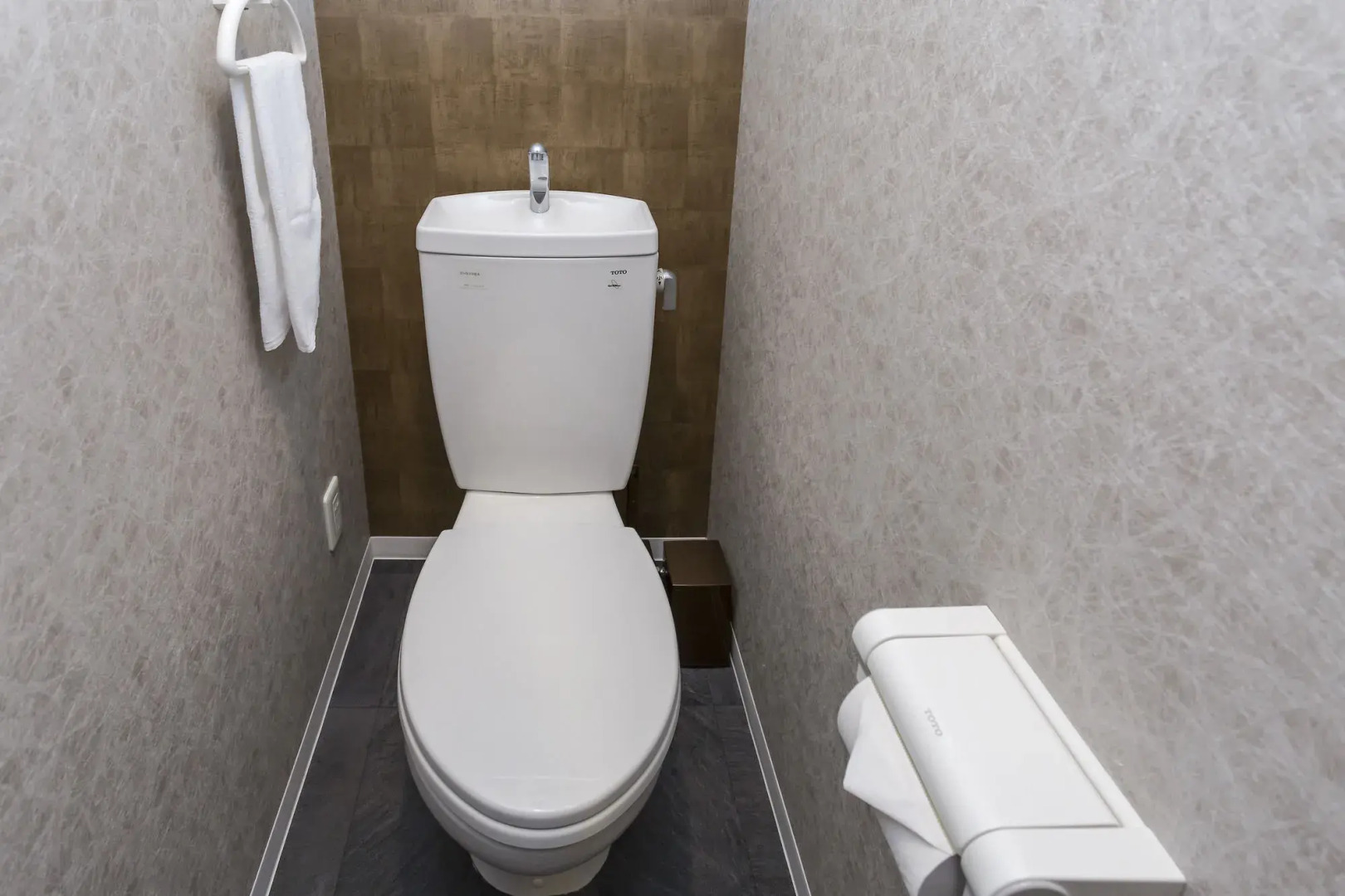 Photo - Rinn Sanjo Ohashi East