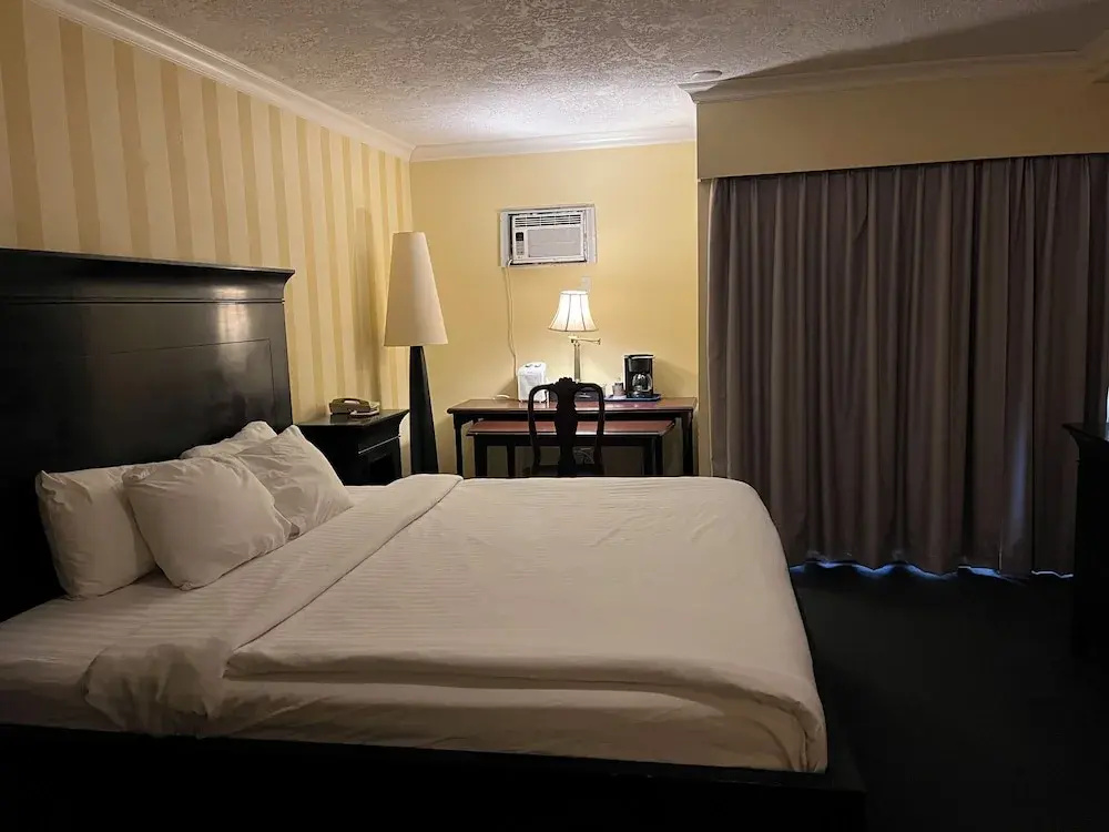 Photo - Island Travel Inn