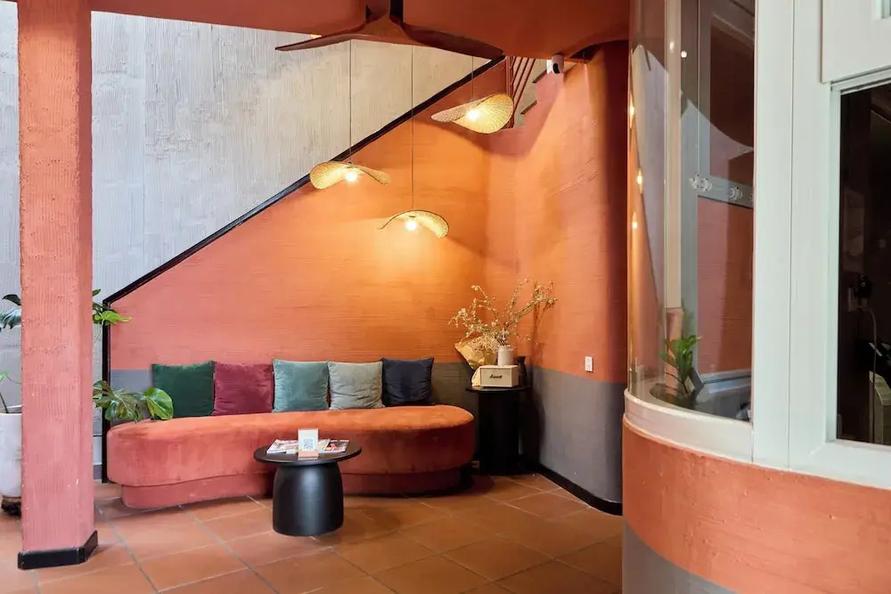 Photo - Kin Wander Tân Phong, The Moonage