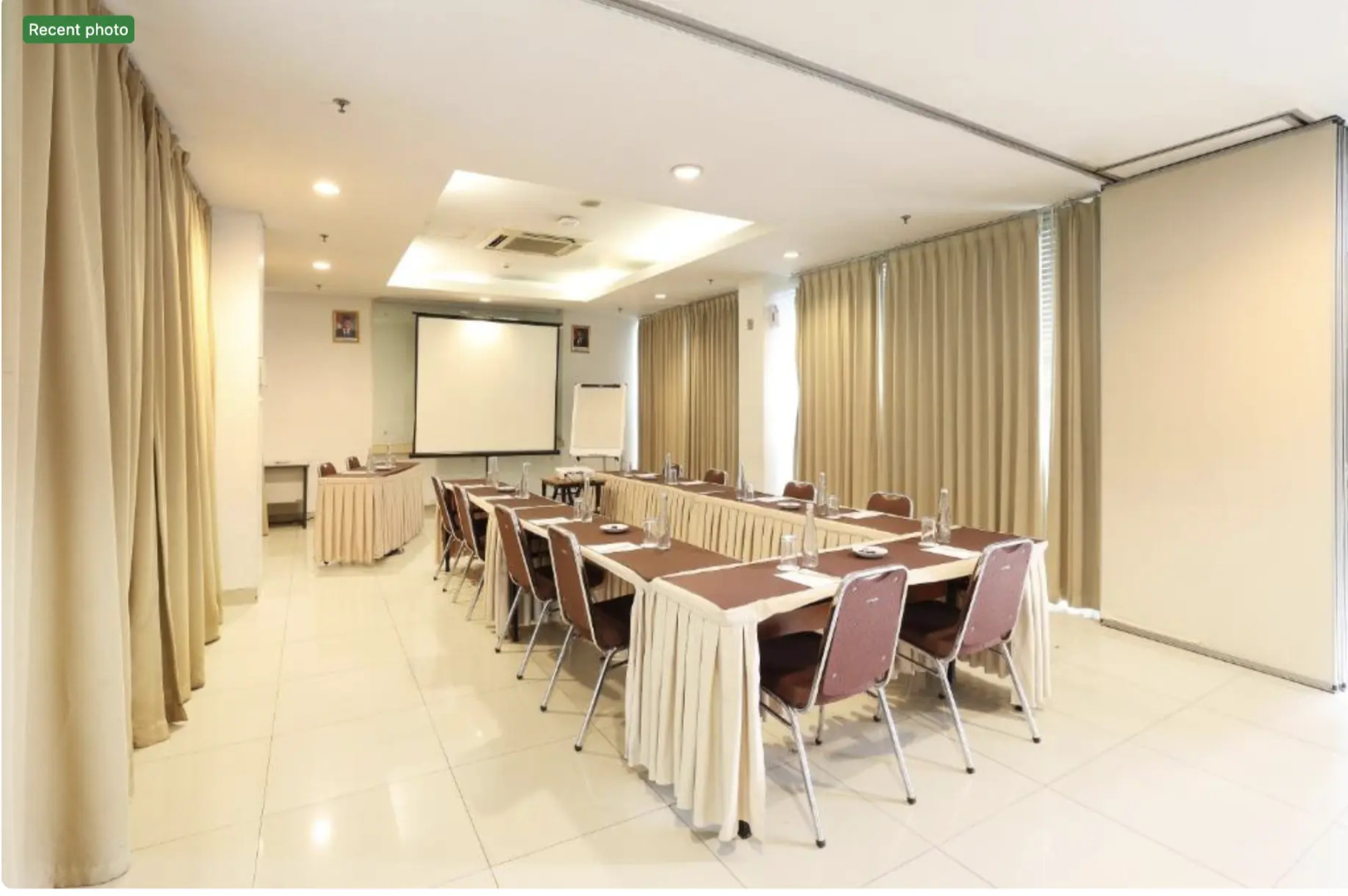 Foto - Amaris Hotel Bekasi Barat