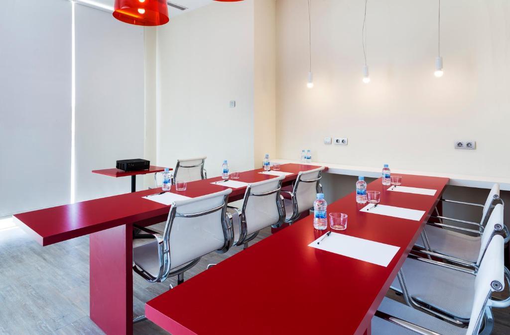 Photo - B&B HOTEL Granada