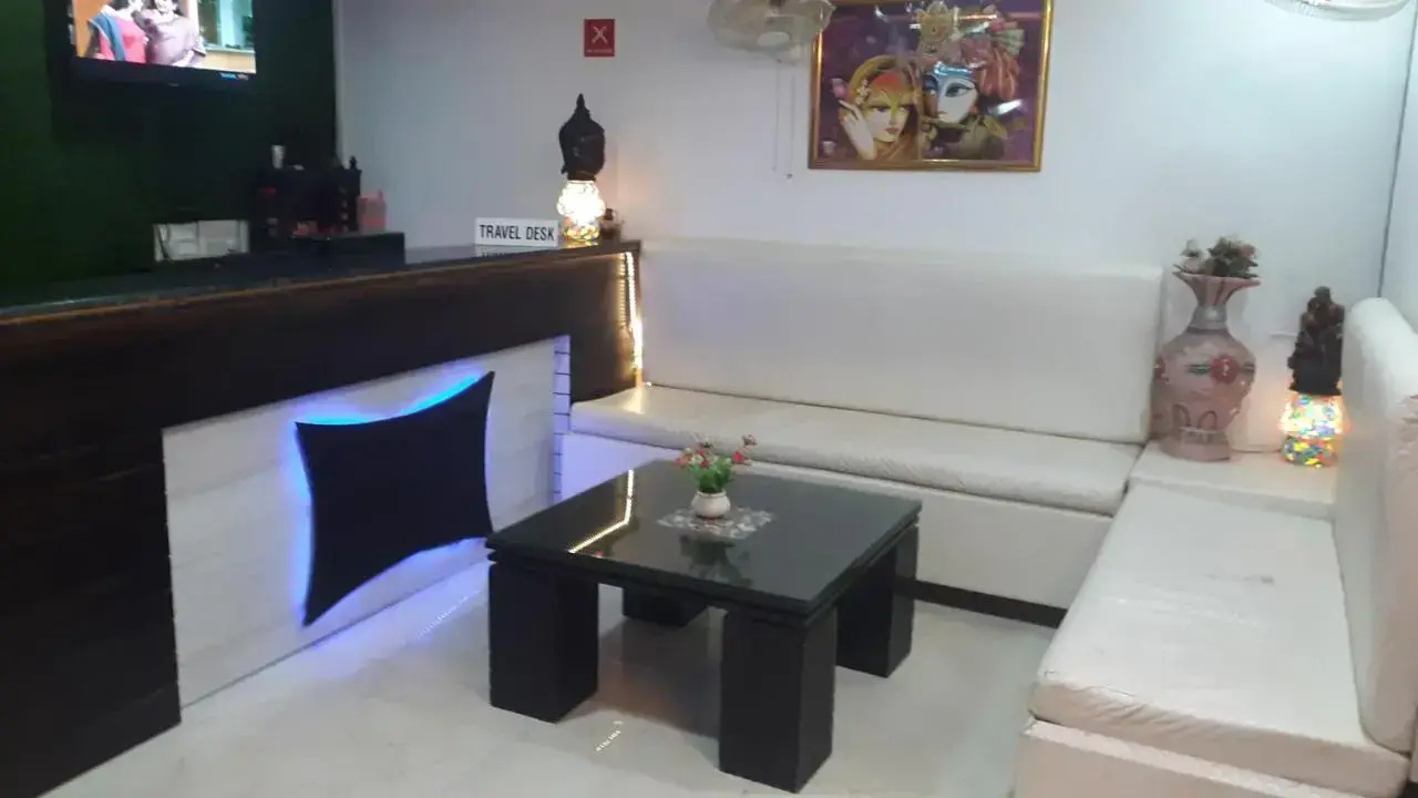Photo - OYO 8743 Hotel Ravi Palace