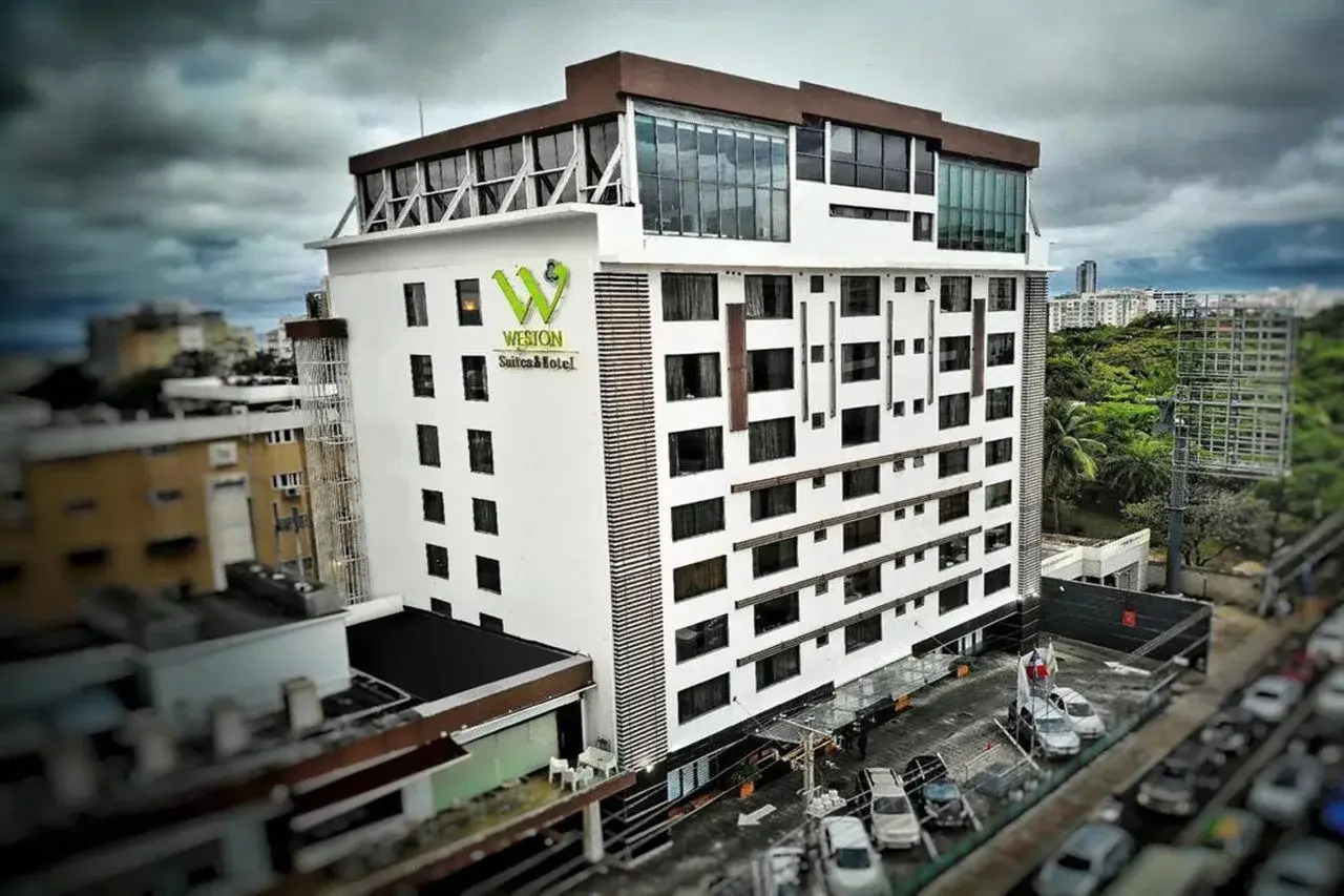 Photo - Weston Suites Hotel