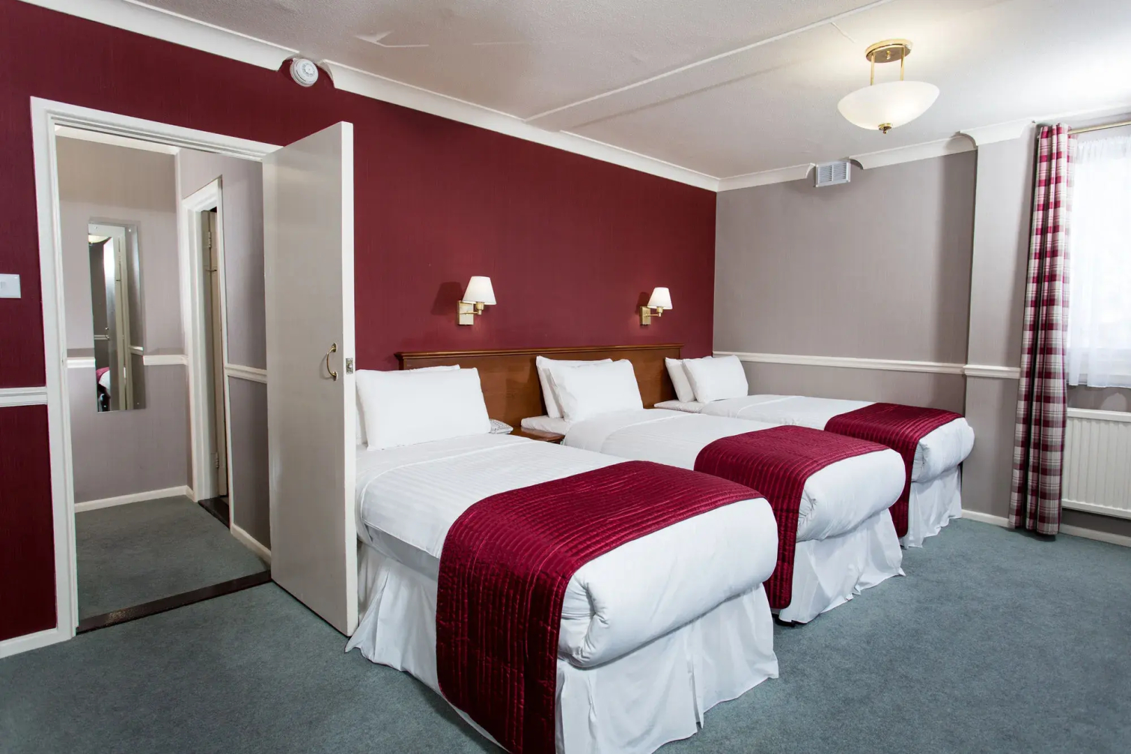 Photo - The Clarendon Hotel