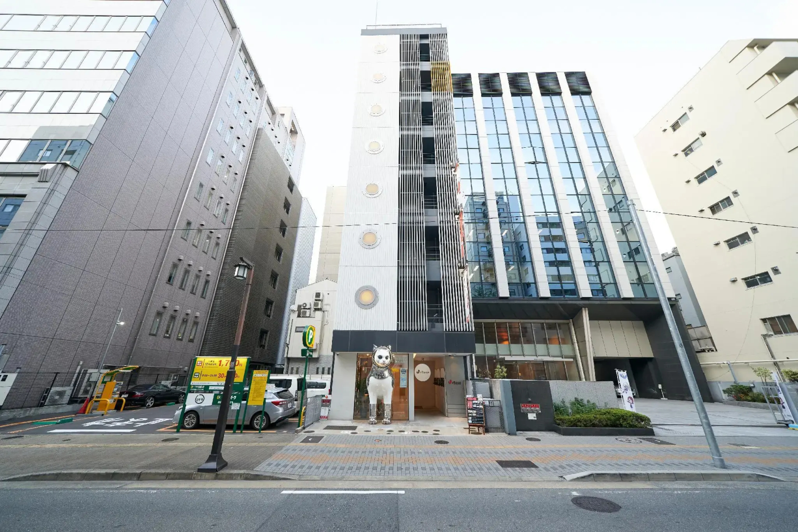 Foto - WeBase Hakata Hostel