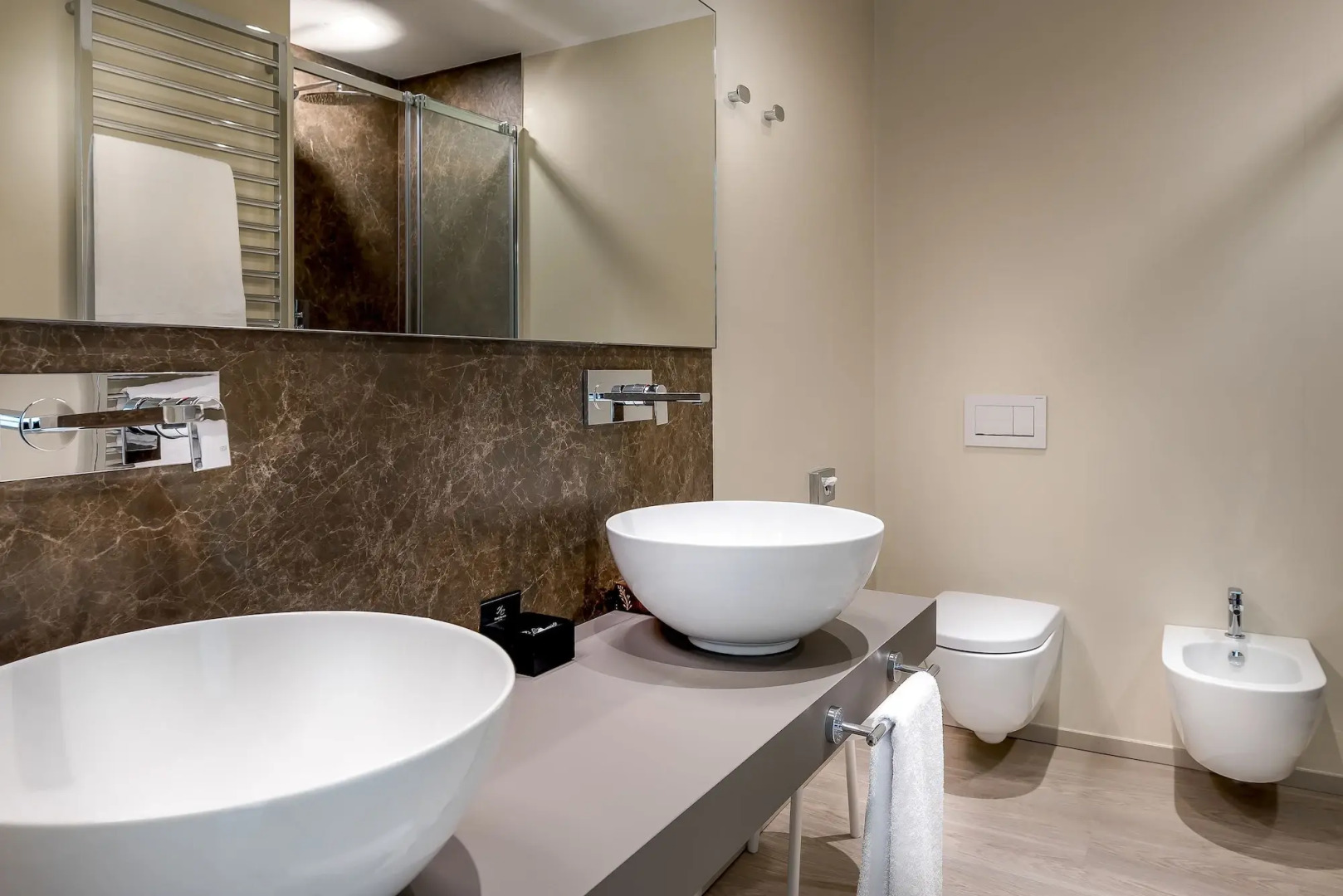 Photo - Hotel Canada