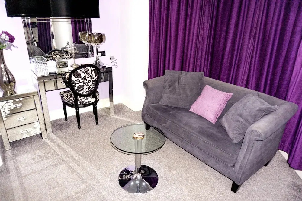 Photo - Kenley Hotel