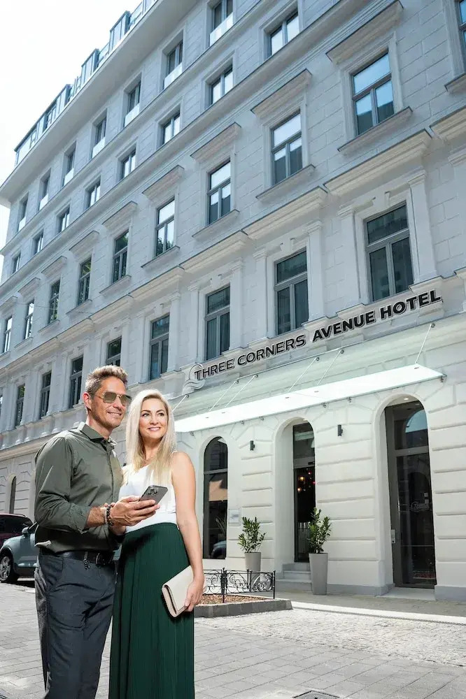 Photo - Three Corners Avenue Hotel