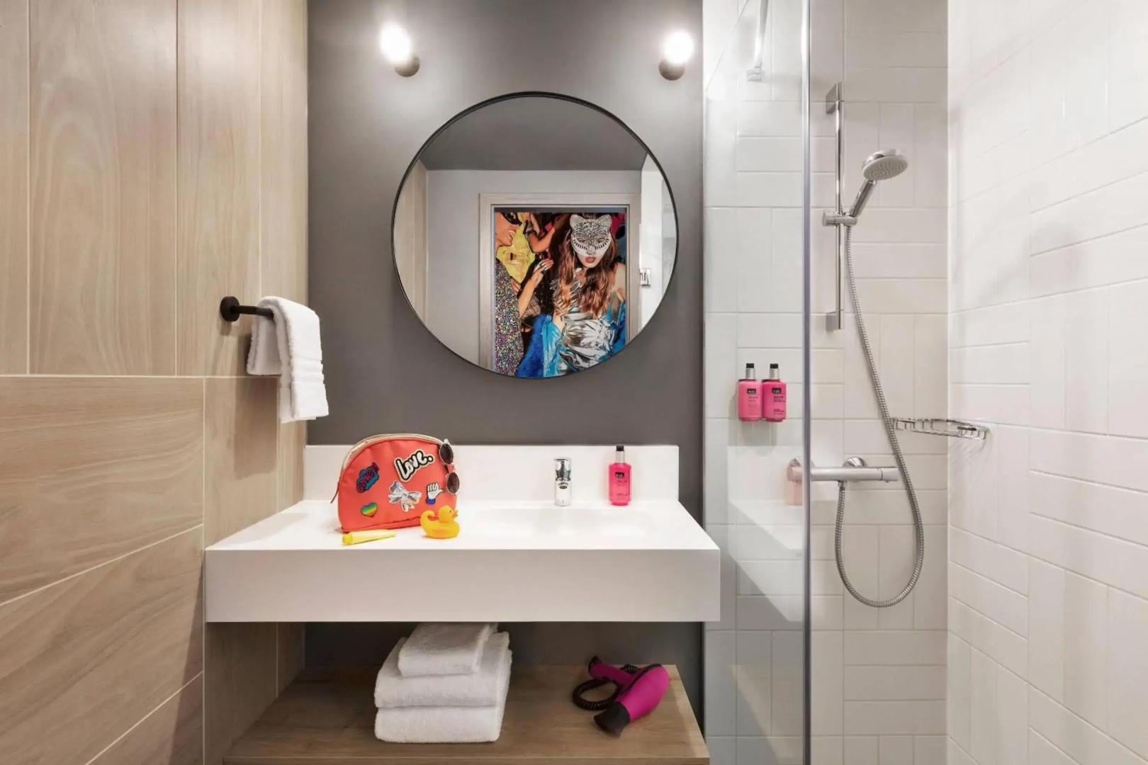 Photo - Moxy Bucharest Old Town
