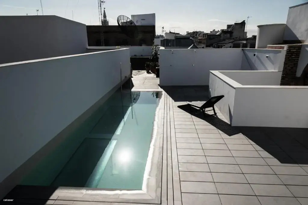 Photo - Welldone Quality - Crystal pool