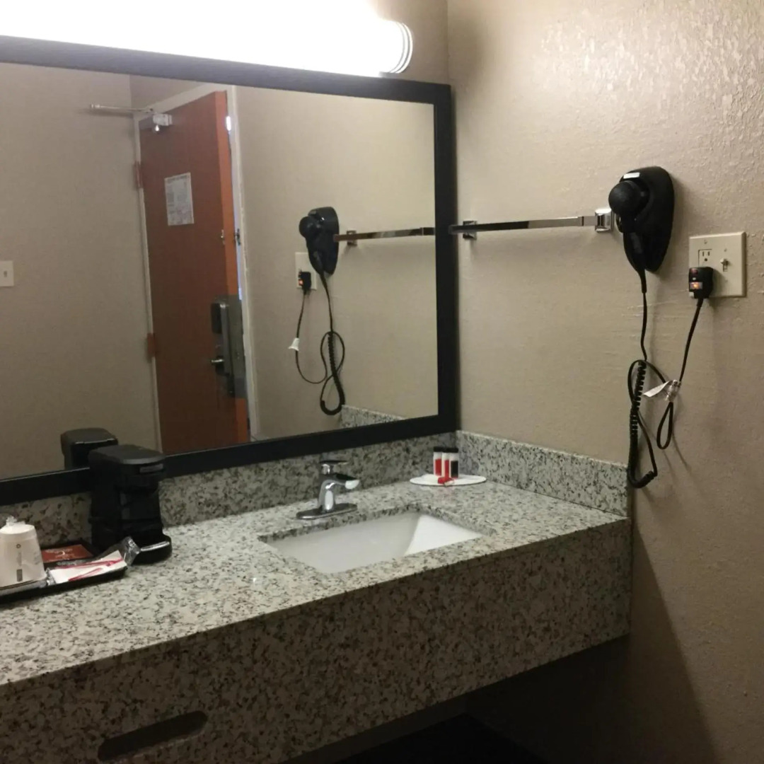 Foto - Super 8 by Wyndham South Holland