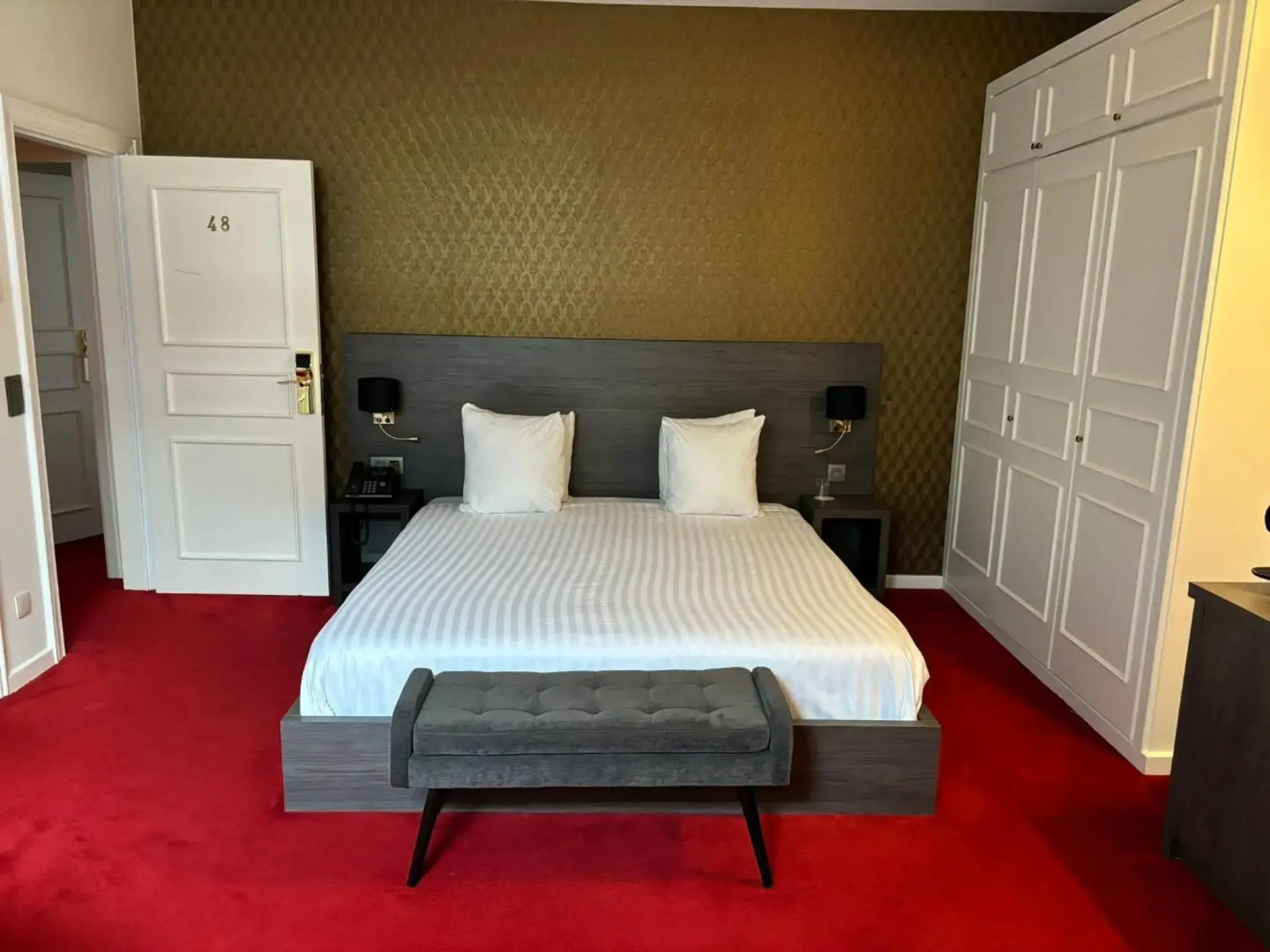 Photo - La Bourse Hotel