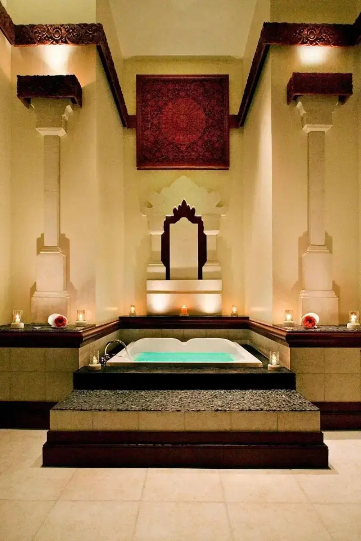 Photo - Walt Disney World Swan