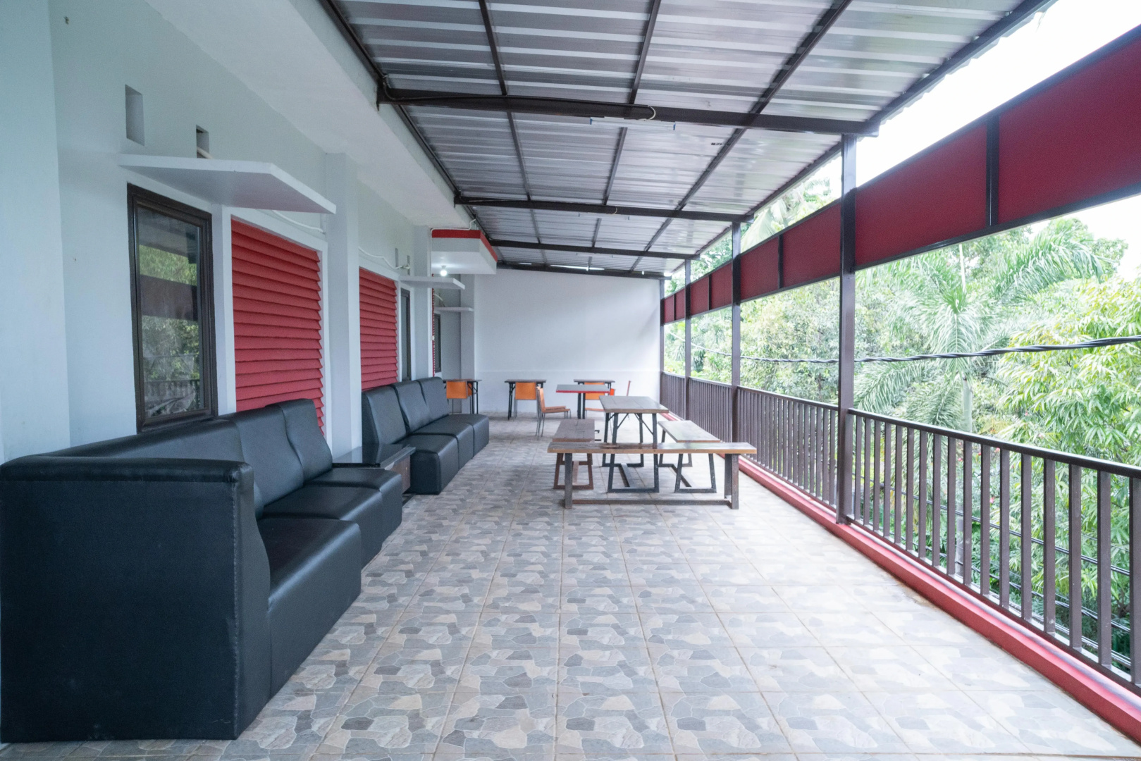 Foto - RedDoorz Plus near ITC Cempaka Mas 2