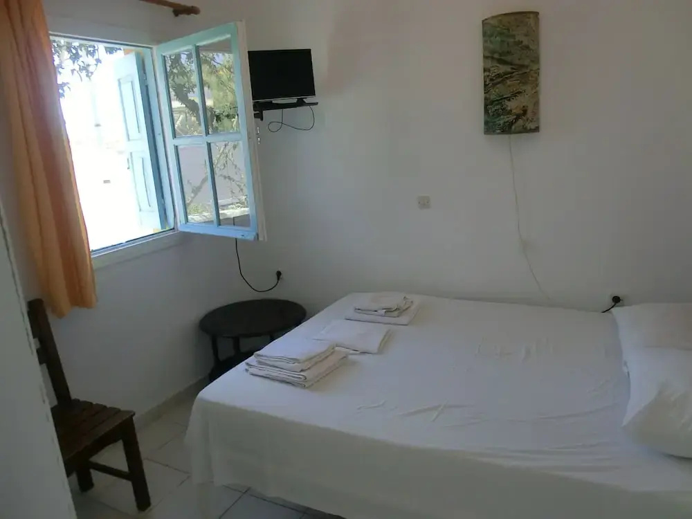Photo - Santorini Camping Rooms