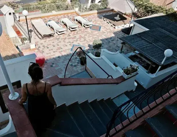 Foto - Black Market Hotel