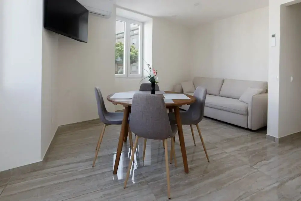 Photo - Solar Mendonca