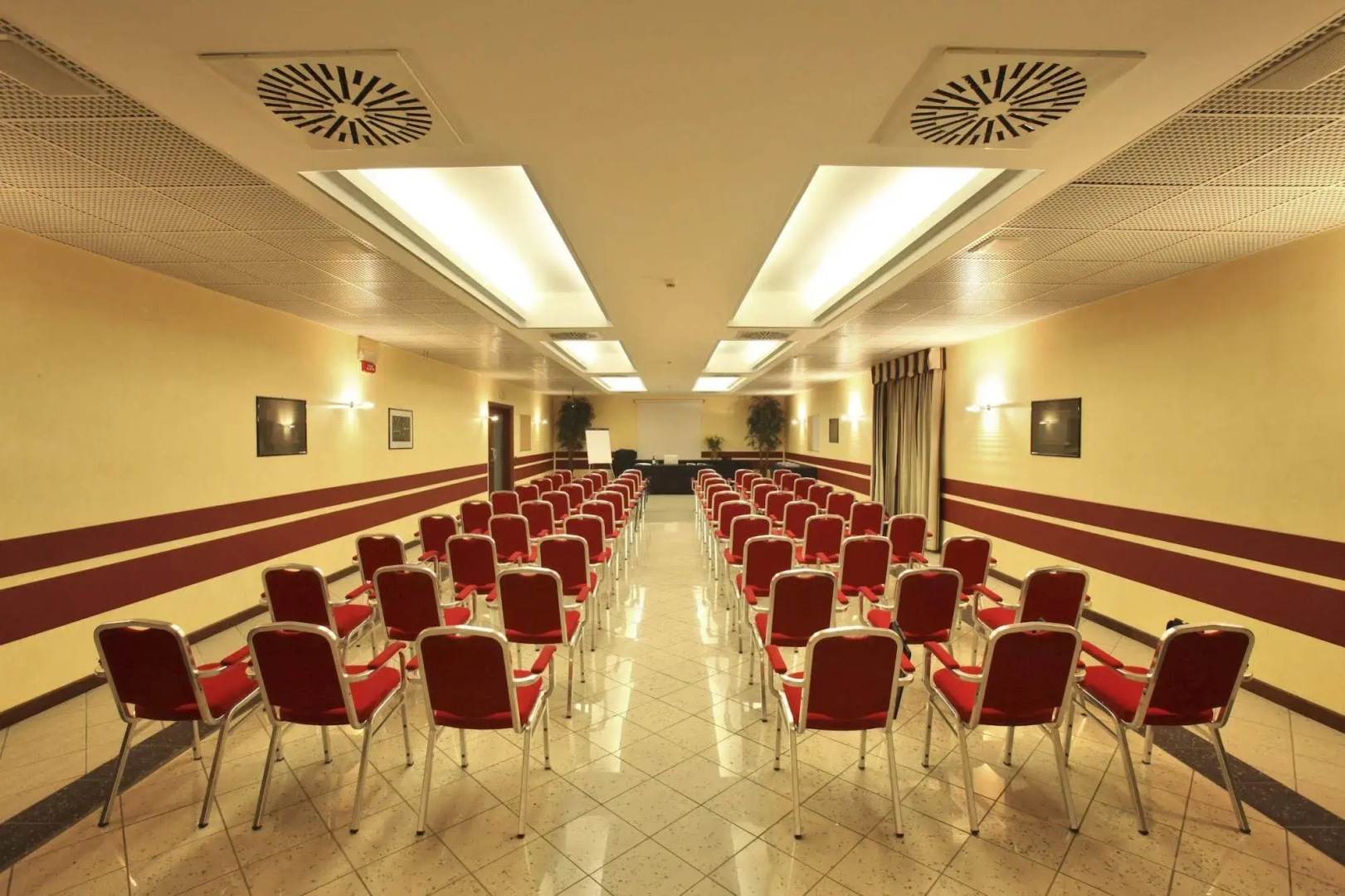 Photo - Airport Hotel