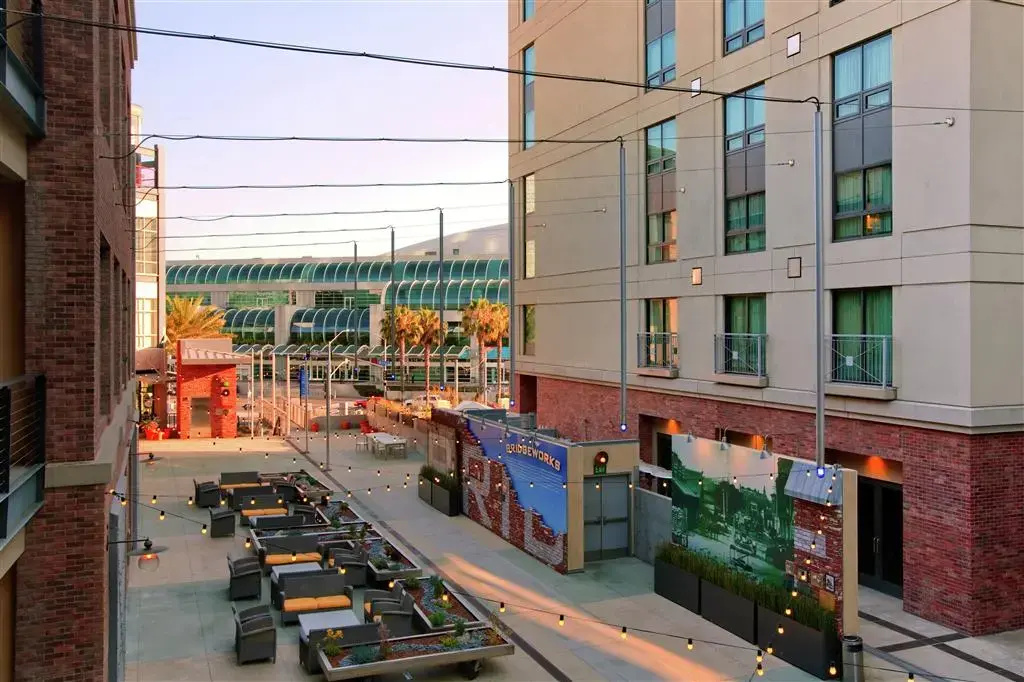 Photo - Hilton San Diego Gaslamp Quarter