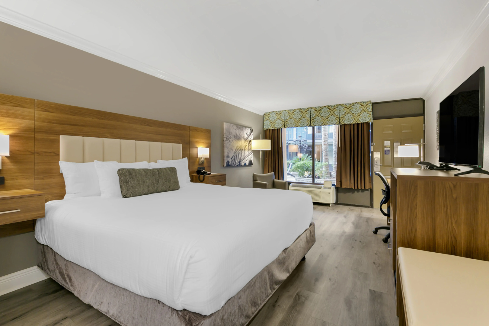 Photo - Best Western Plus Westbank