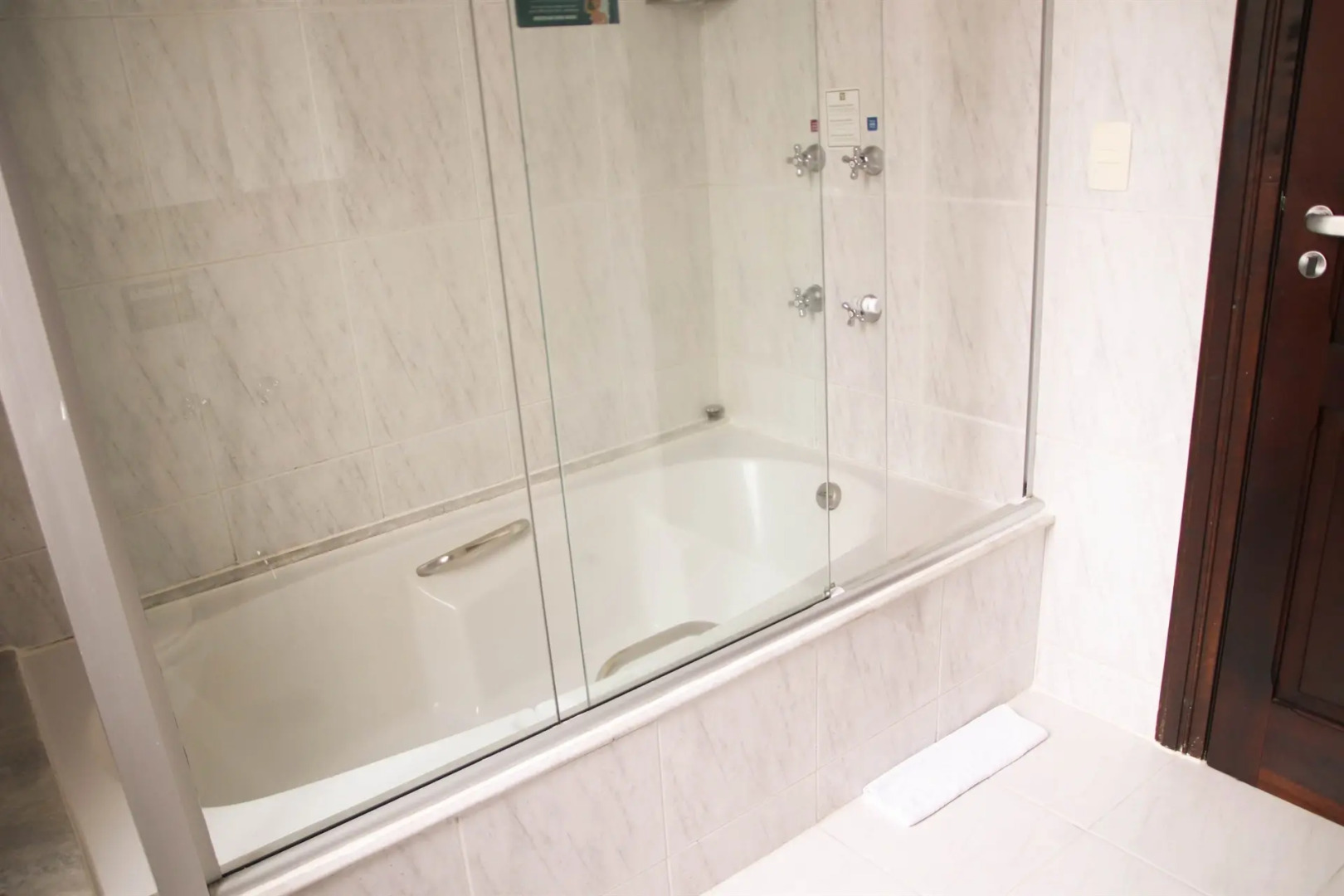 Photo - Johnscher by SJ - San Juan Curitiba