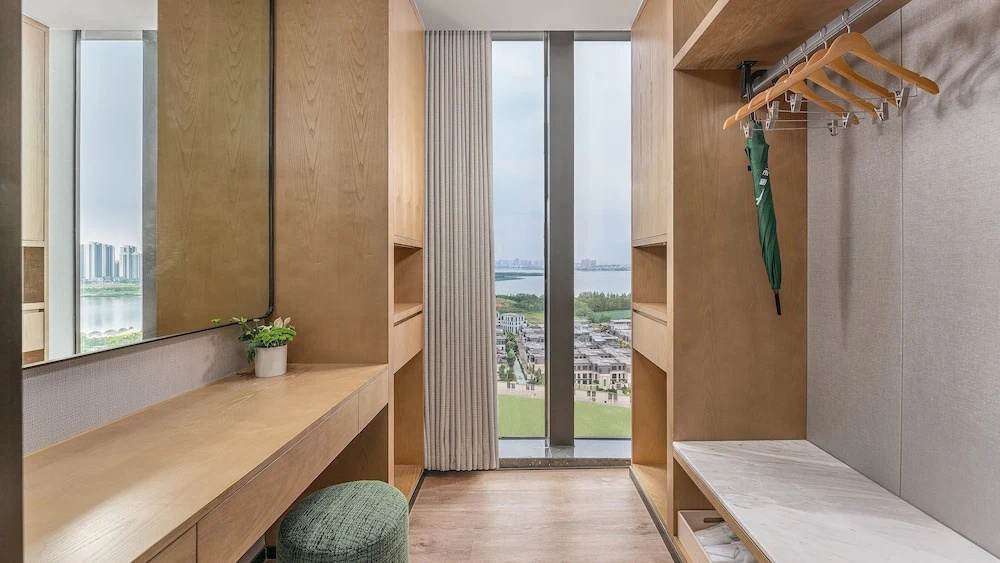 Holiday Inn Wuhan Houguan Lake by IHG