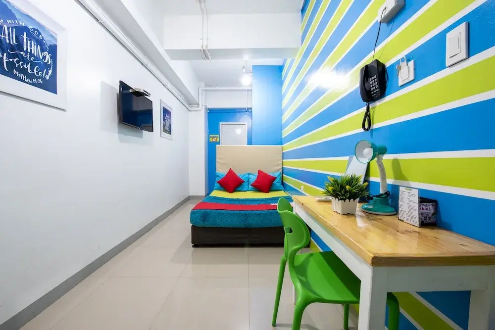 Foto - Yuj Inn Pasay