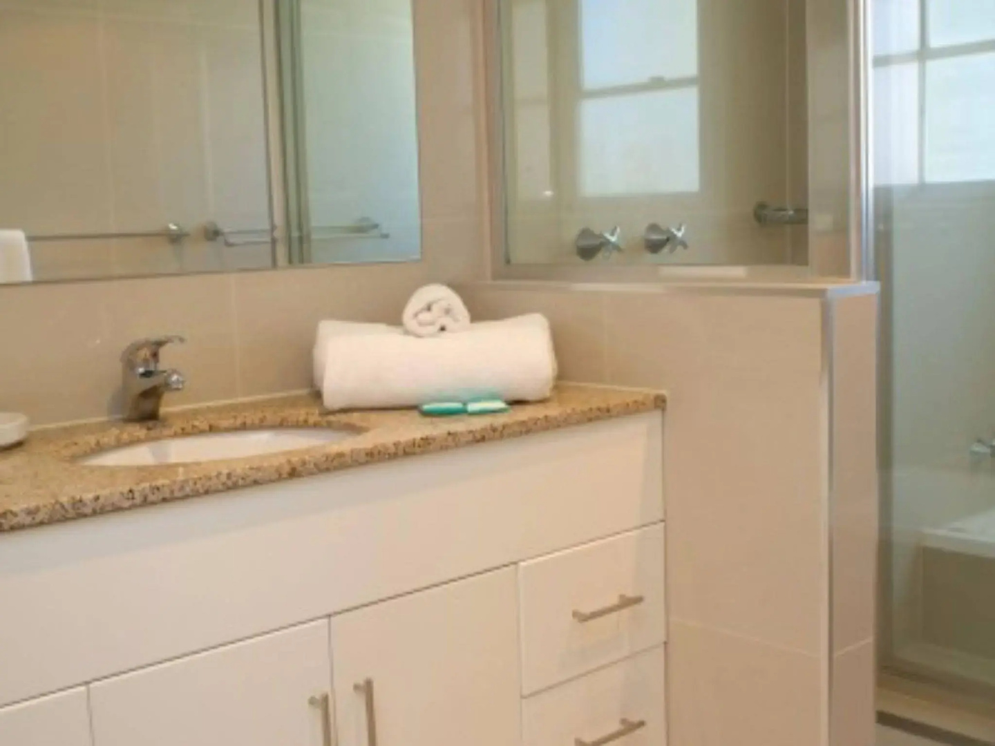 Foto - Pacific Plaza Apartments