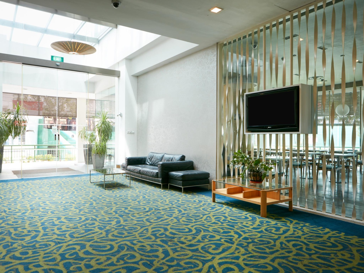 AQUEEN HOTEL LAVENDER