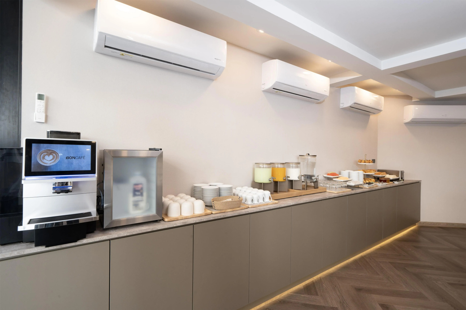 Foto - SureStay Plus by Best Western Ramkhamhaeng Airport Rail Link Bangkok