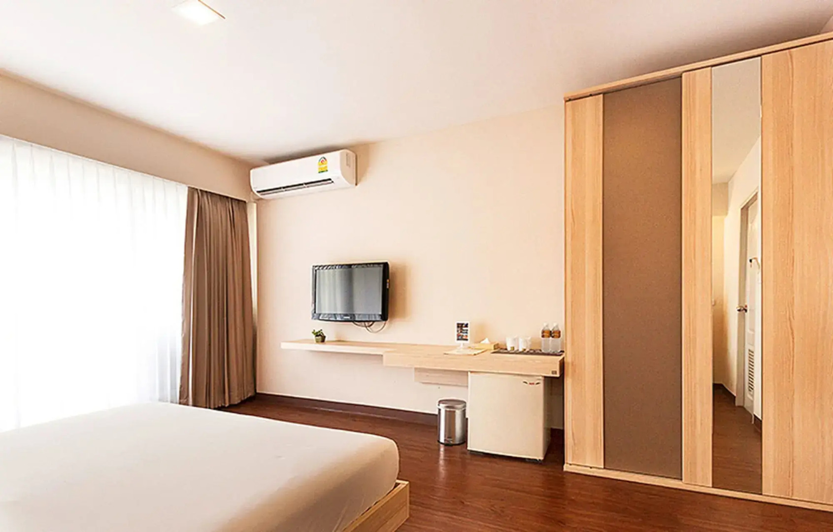 Photo - Samran Place Hotel