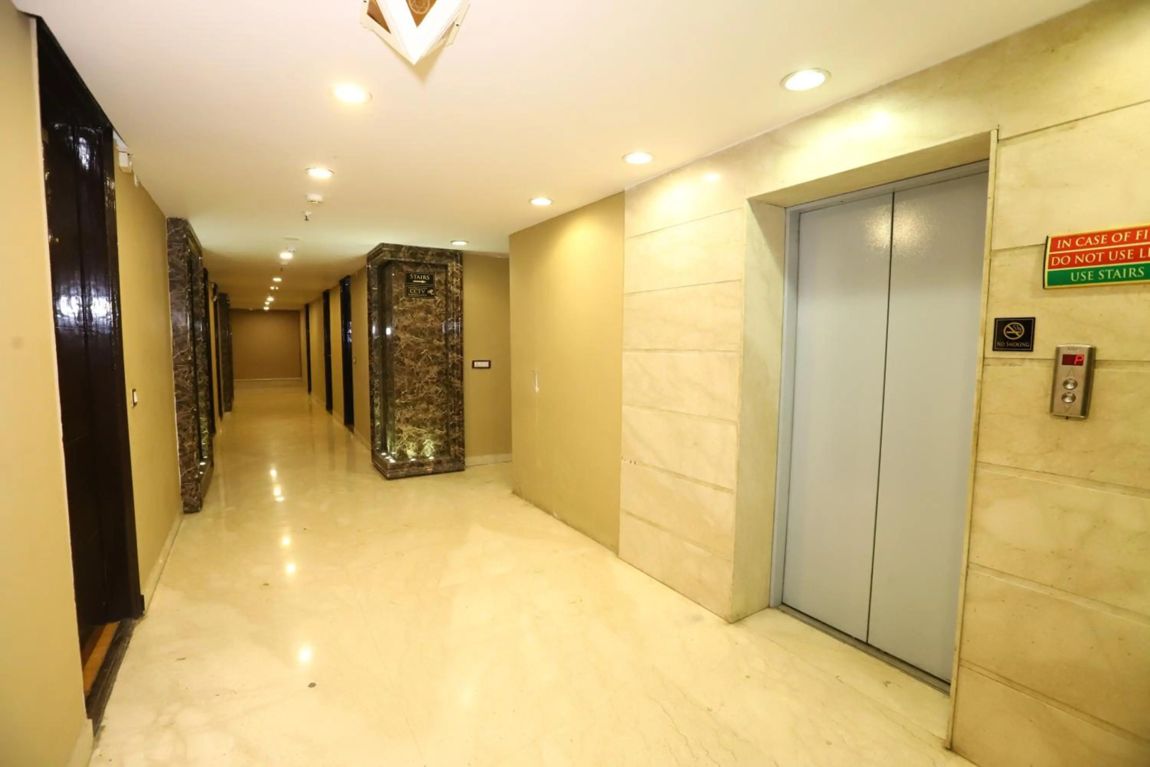 Foto - Hotel Palm Grand Naraina New Delhi - Couple Friendly Local IDs Accepted
