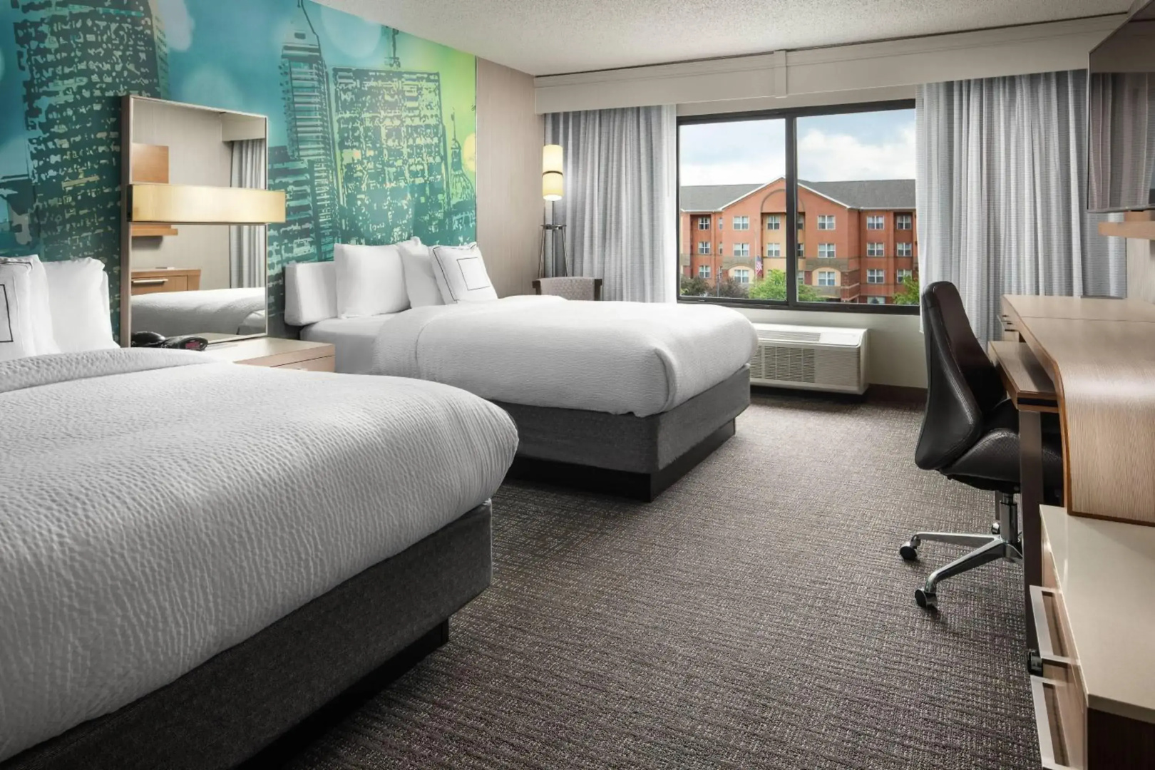 Photo - Courtyard by Marriott Indianapolis at the Capitol