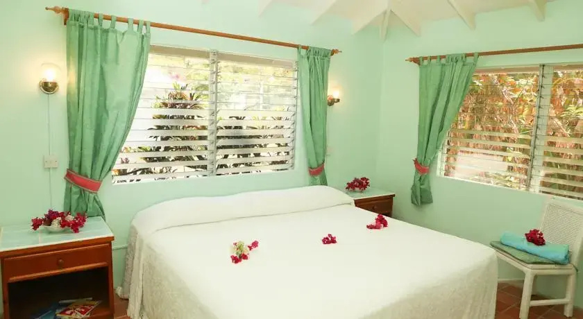 Galleon Beach Hotel — фото 1