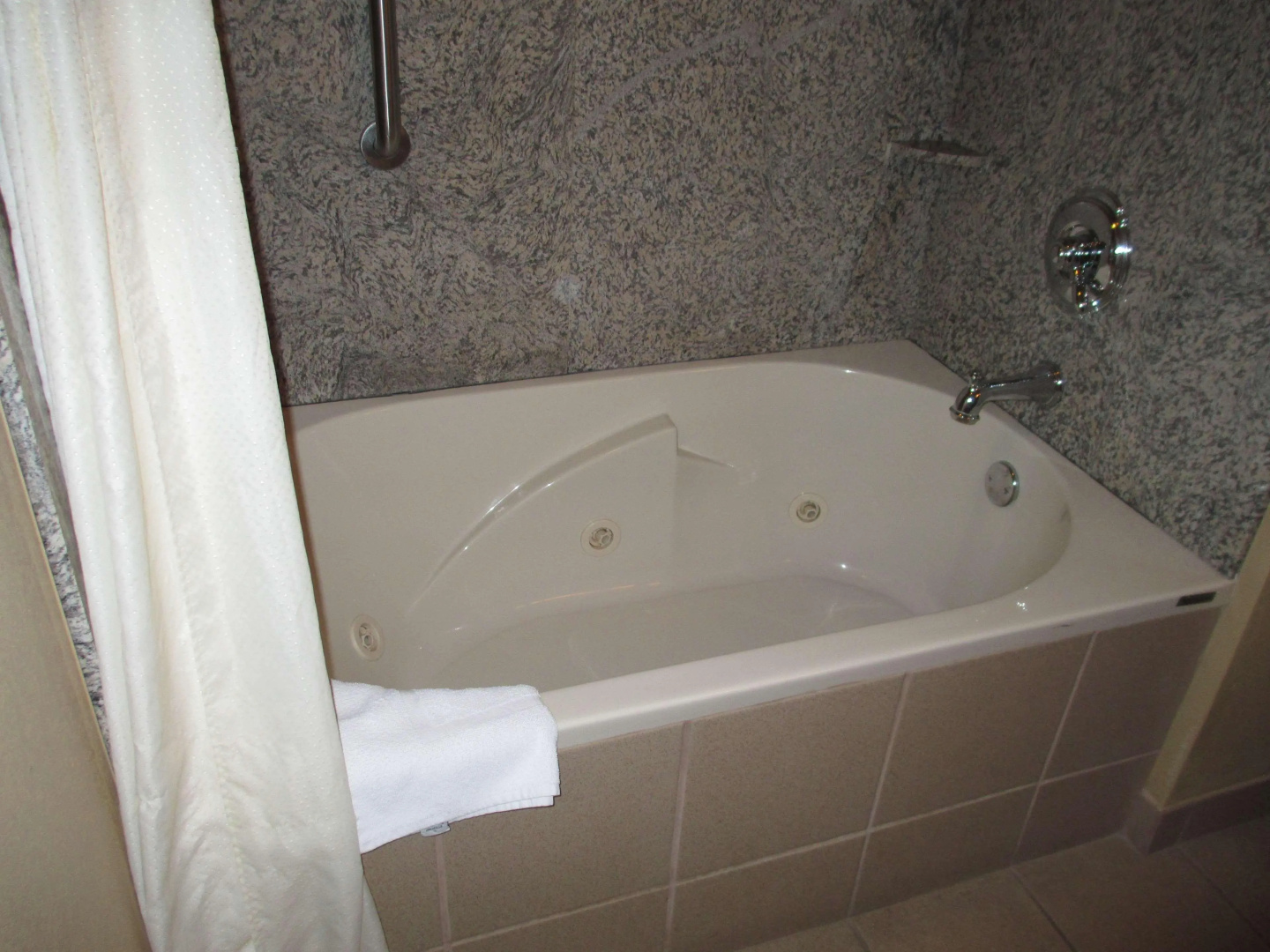 Photo - Best Western Plus Woodland Hills Hotel & Suites