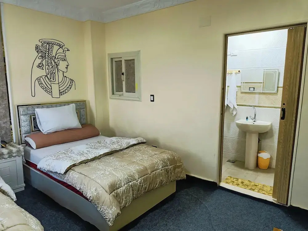 Foto - Sneferu Pyramids inn - Full Pyramids View