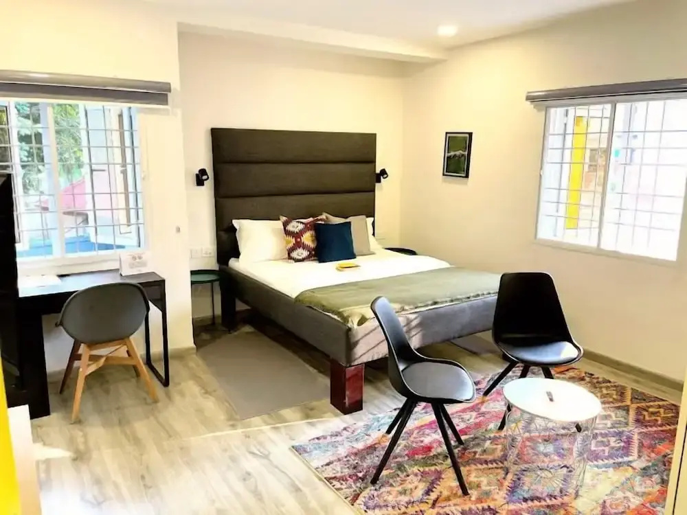 Yellow Door Aparment