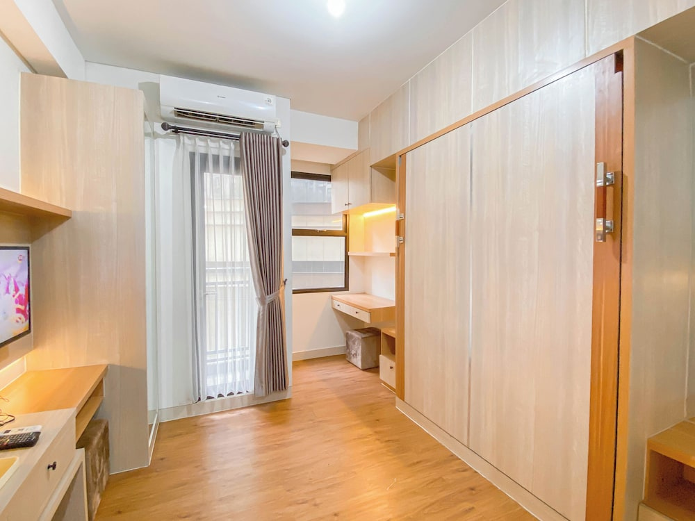 Good Place and Cozy Studio at Transpark Cibubur Apartment