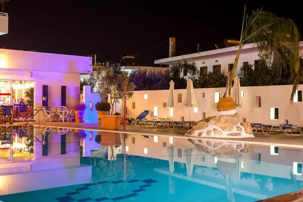 Photo - Tinas Plus Hotel