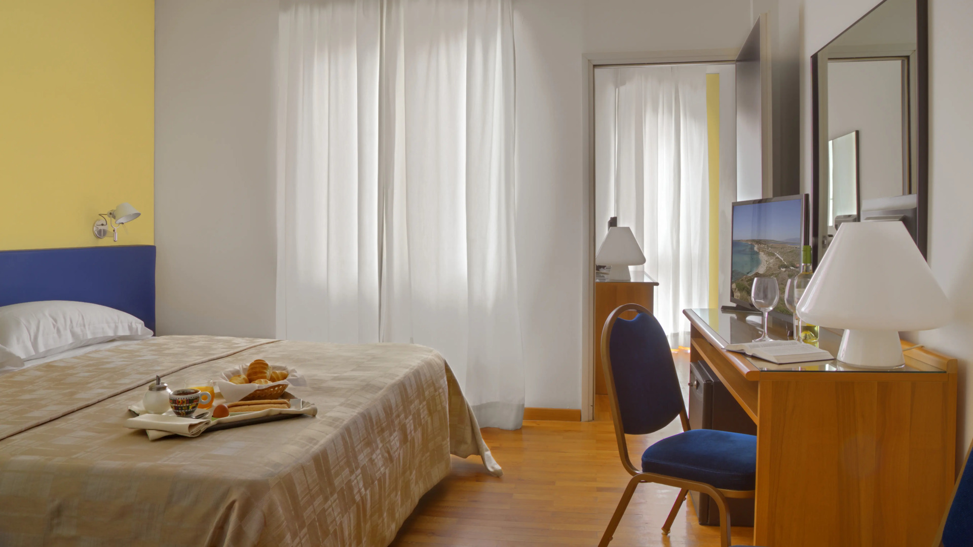 Photo - Hotel Mistral