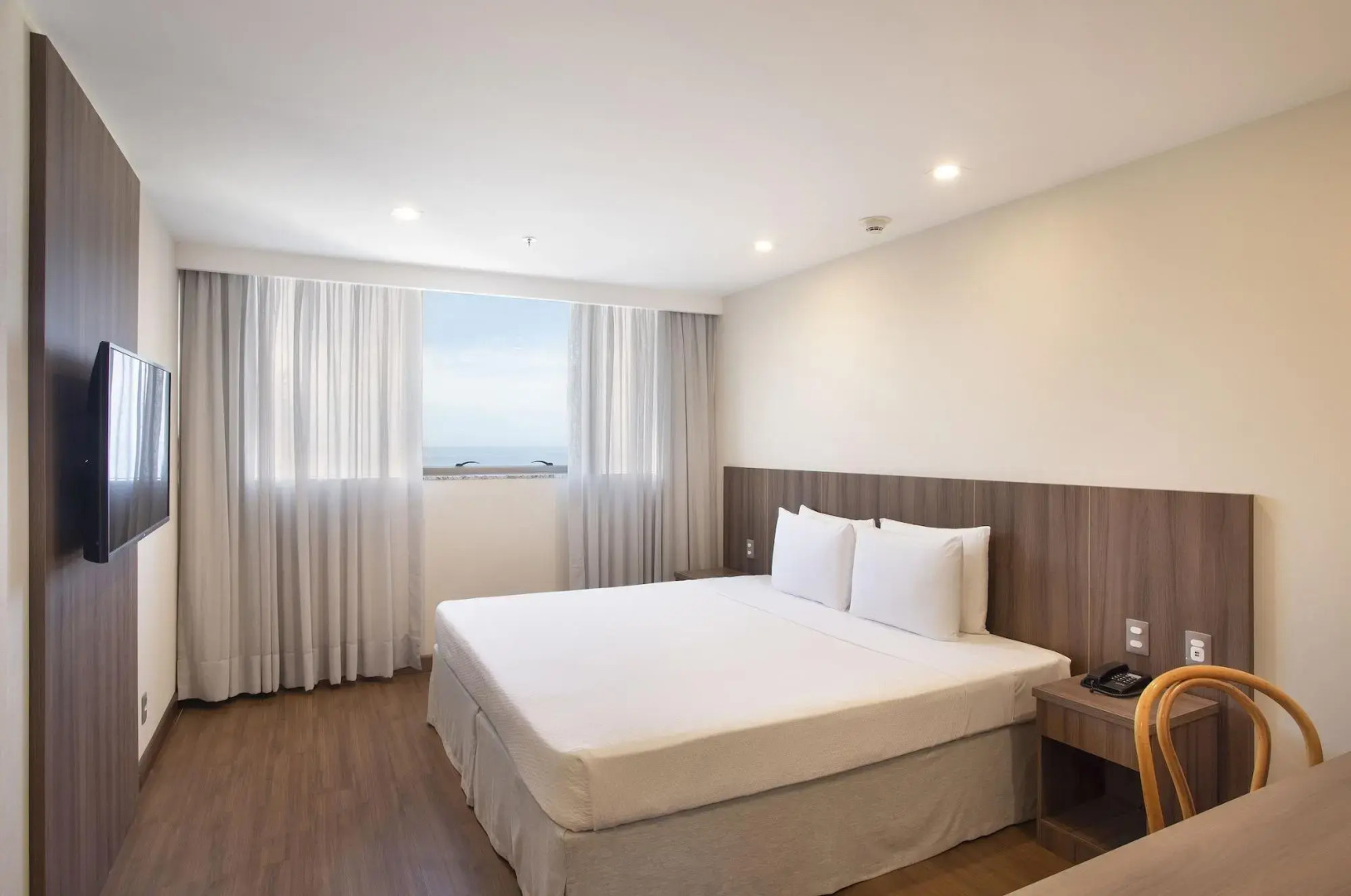 Photo - Windsor Tower Hotel