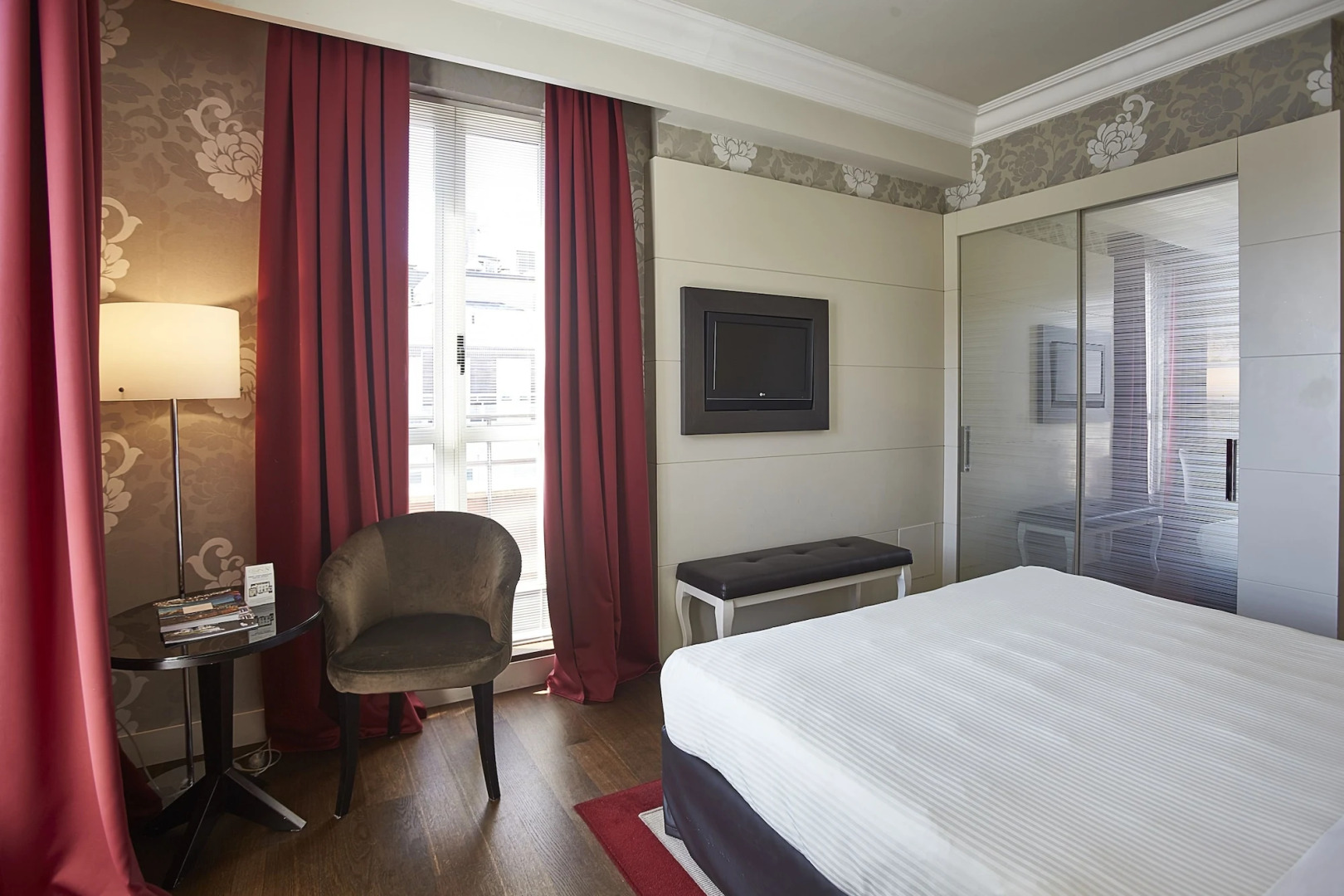 Foto - Sina De La Ville