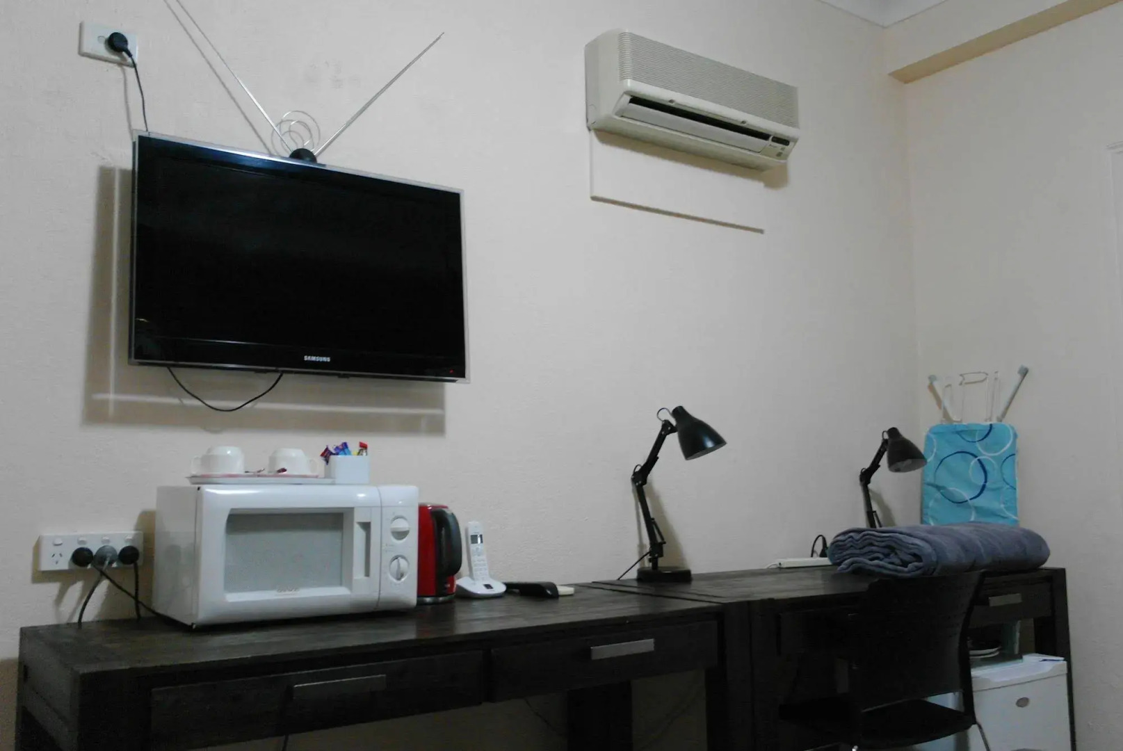 Photo - Hampton Court Apartments